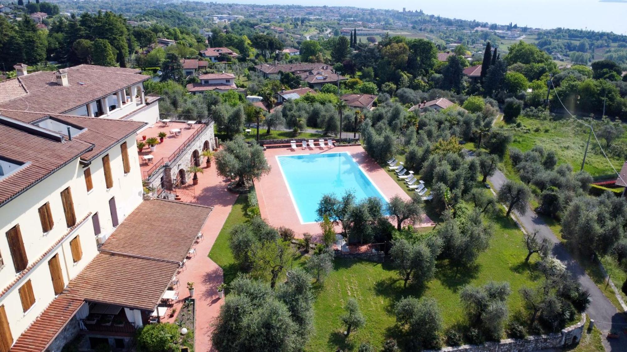 San Rocco Relais Aparthotel Soiano Del Lago Exterior foto